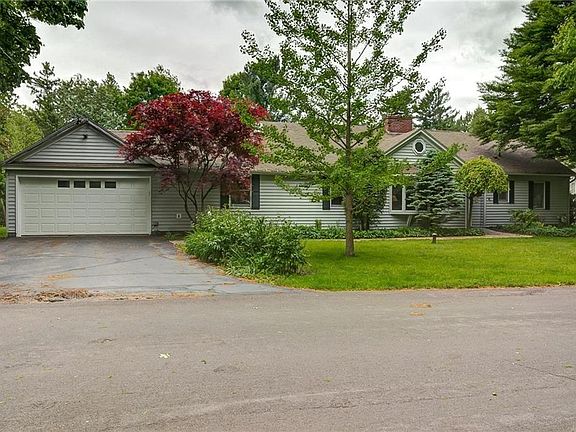 4th image of 120 Edgemere Ln