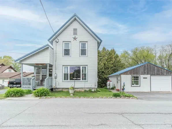 15205 Factory St, Chaumont, NY 13622