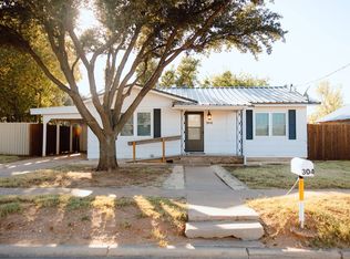 304 S Main St, Loraine, TX 79532