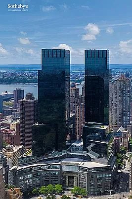2nd image of 80 Columbus Cir #68EF