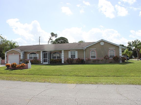 4th image of 2702 SE Garfield Avenue