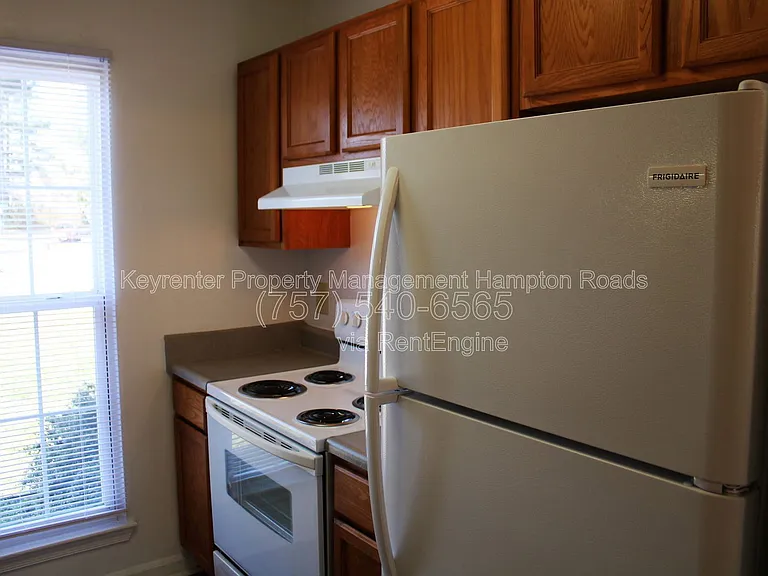 1 Peachtree Ct — Photo 15