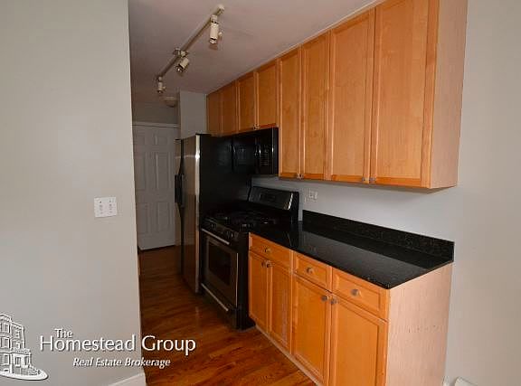 4th image of 801 W Lill Ave #105