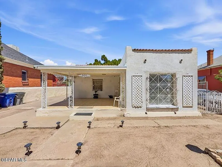 921 Olive Ave — Photo 2