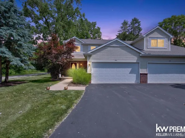 551 Indian Oaks Dr, Howell, MI 48843