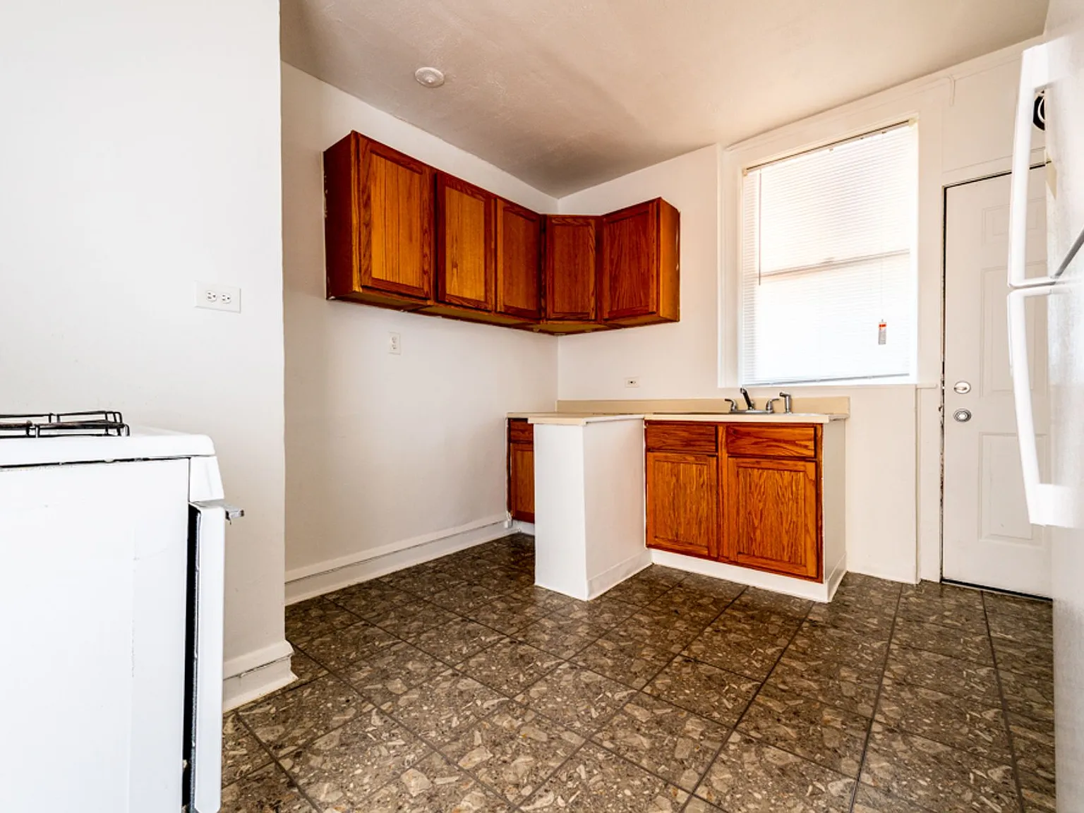 10908 S Vernon — Photo 4
