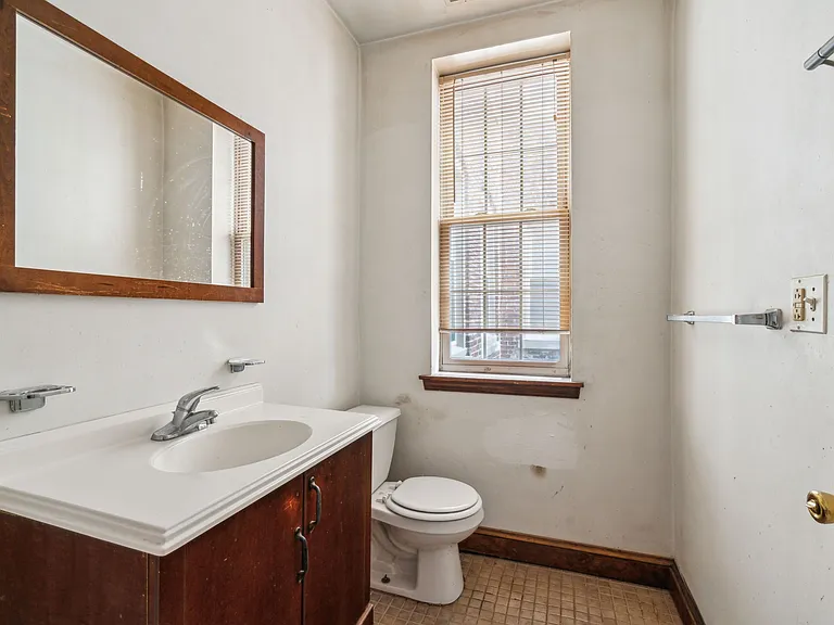 5101-21 Walnut St #26 — Photo 9
