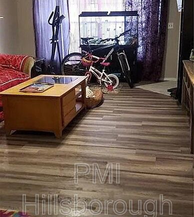 3rd image of 914 Burlwood St