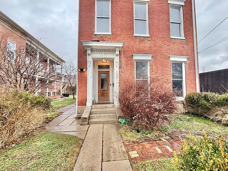 1027 Franklin St — Photo 1