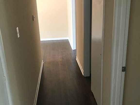 5th image of 805 Lombardy Ln