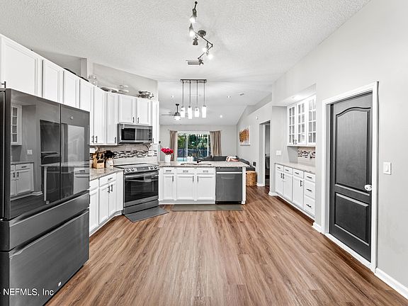 3rd image of 1804 HEARTPINE Drive
