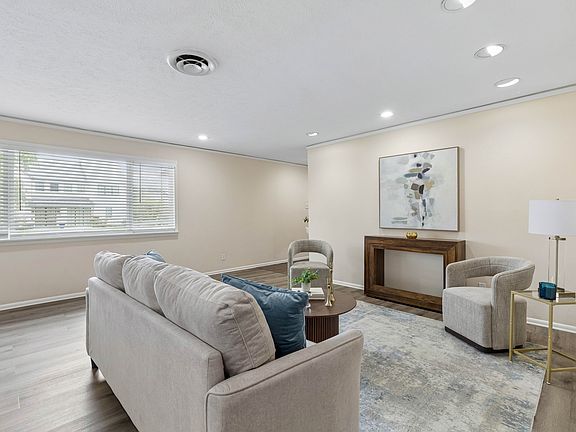 3rd image of 7431 Midbury Dr