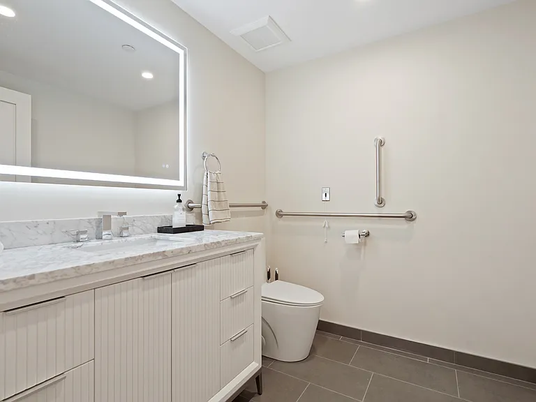 1188 King St #103 — Photo 32