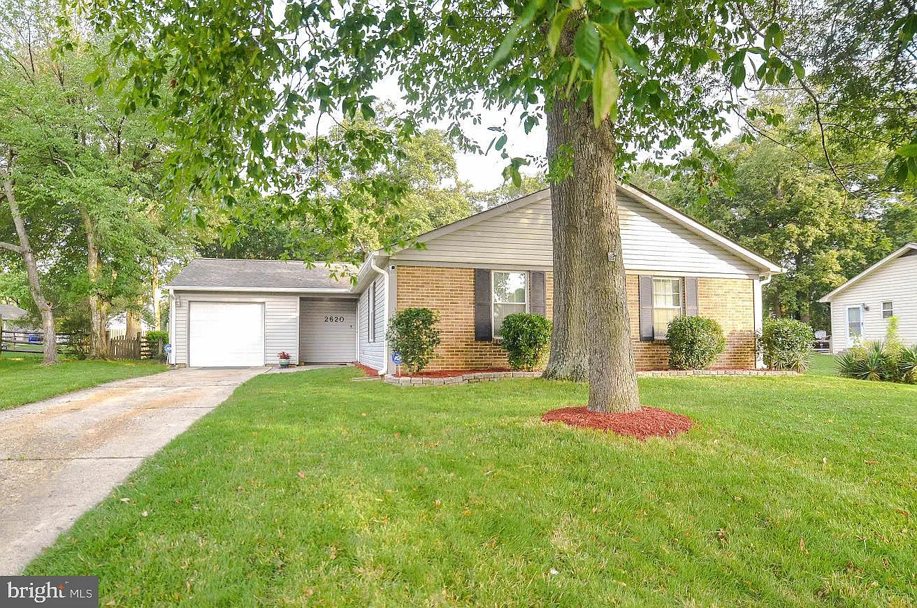 2620 Oakley Dr photo 1
