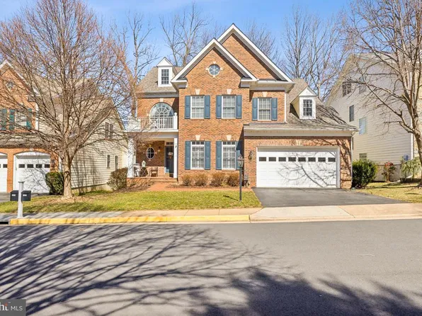 10614 Regent Park Ct, Fairfax, VA 22030