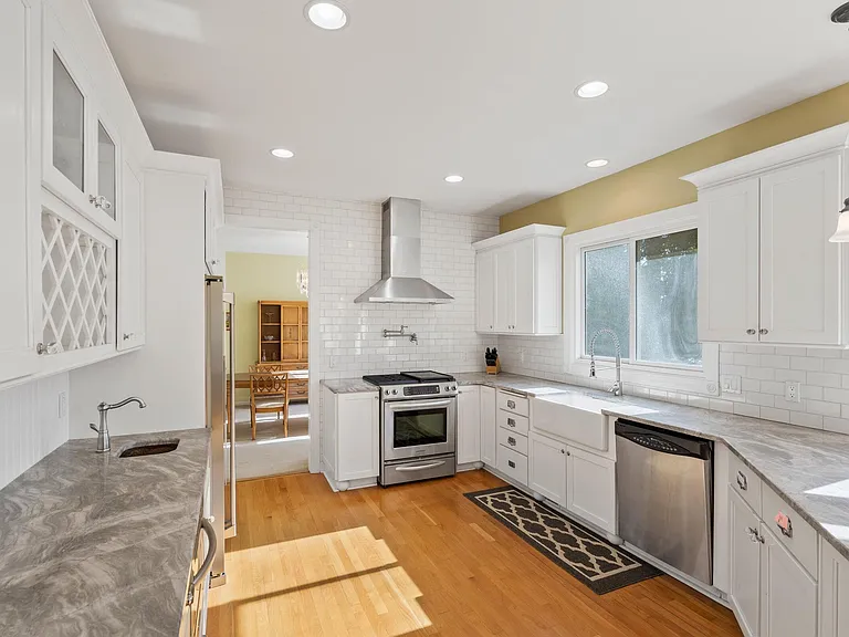 17733 Rolling Woods Cir — Photo 9