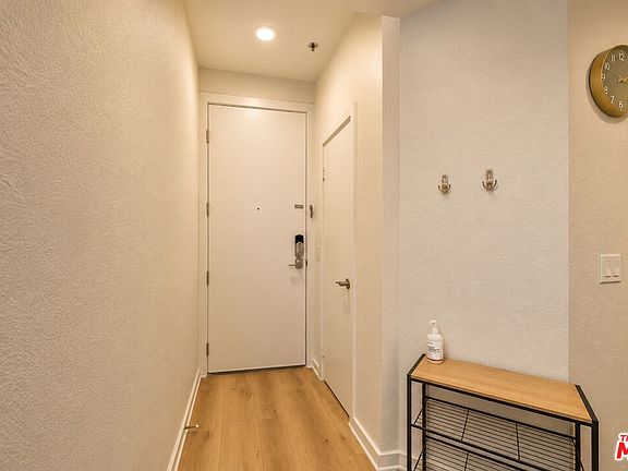 3rd image of 585 N Rossmore Ave APT 209