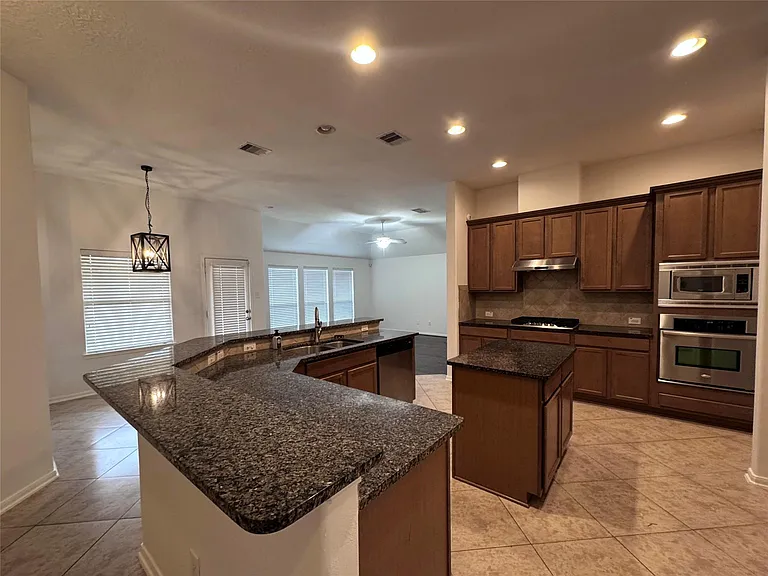 9023 Kinnel Ln — Photo 10