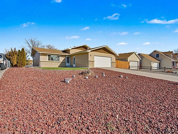 2nd image of 2864 Picardy Dr