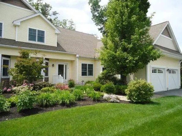 10 Summerland Way, Worcester, MA 01609