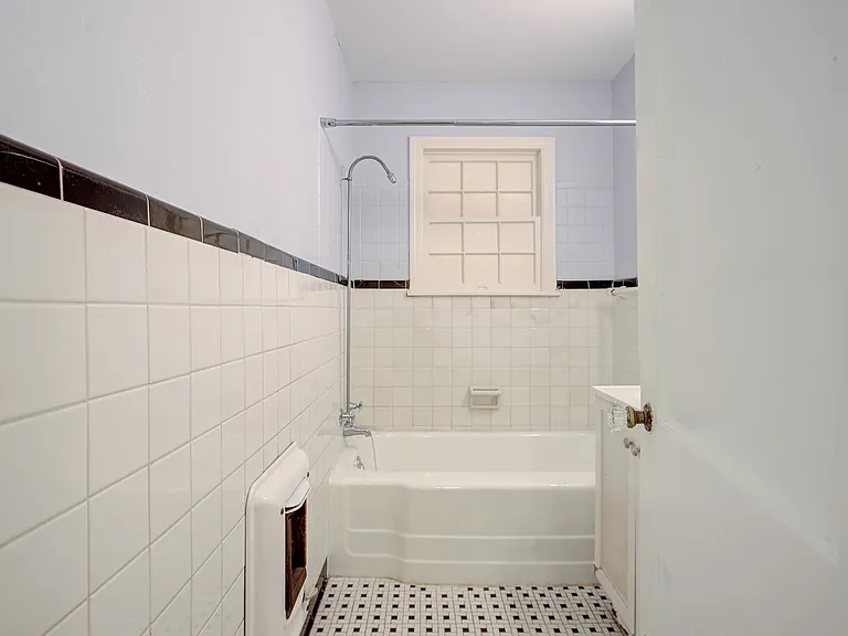 912 Garver St — Photo 18