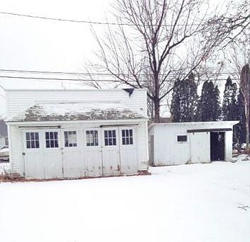 2nd image of 320 S East St