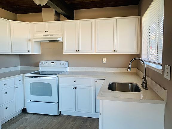2nd image of 121 Maher Ct