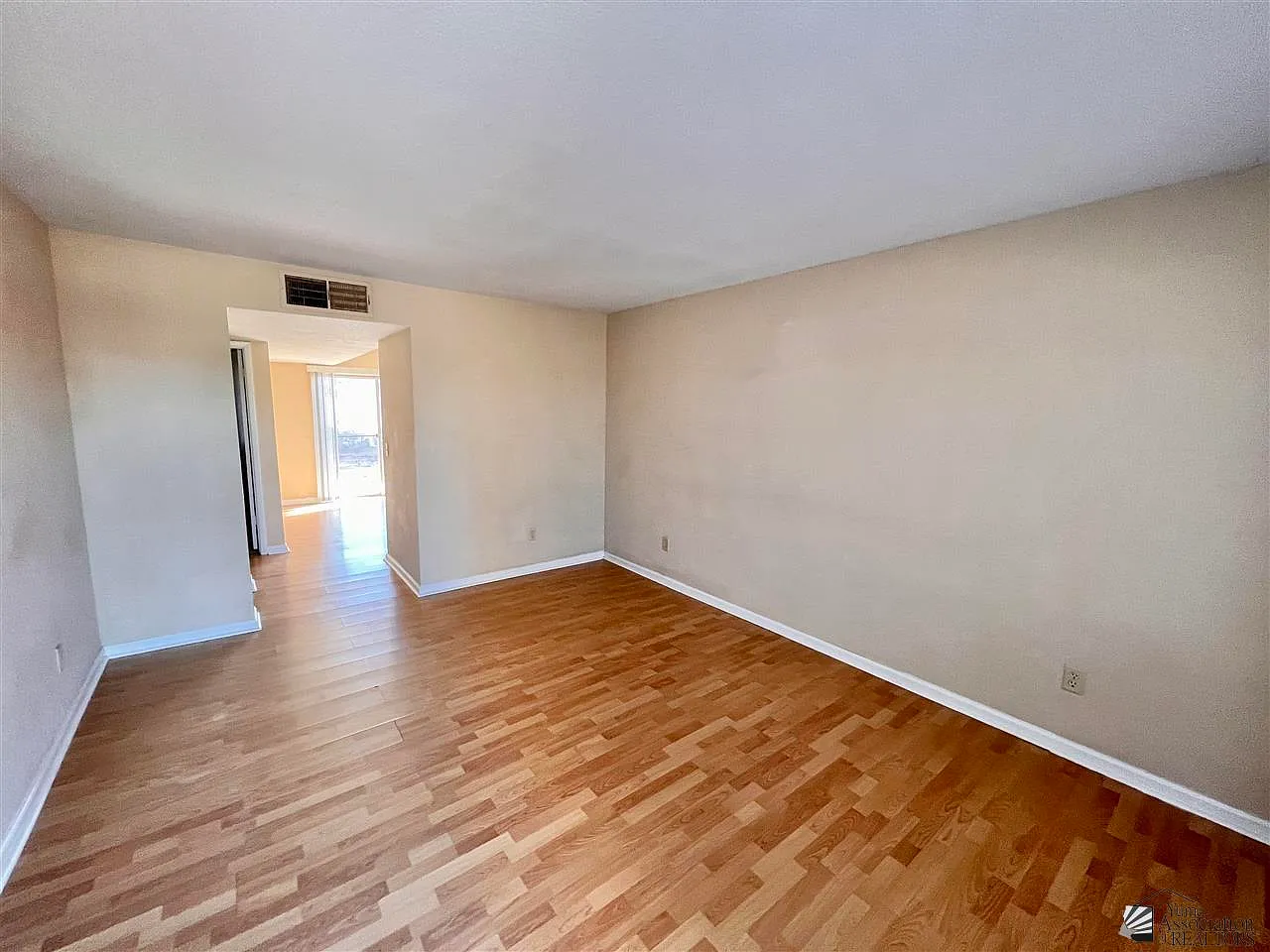 4 bed, 2.0 bath, 1240 sqft, $1,600 — Photo 2