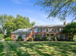 4123 Chimney Point Dr, Bloomfield Hills, MI
