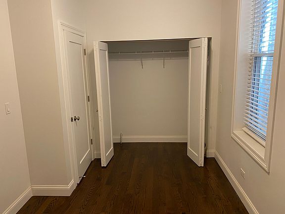 3rd image of 1143 N Winchester Ave #1F