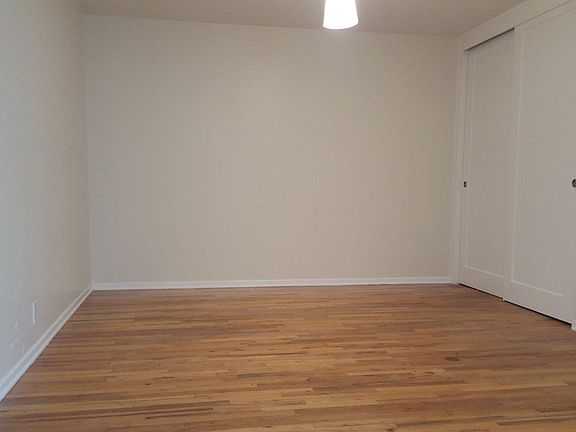 4th image of 734 Ashland Ave APT A