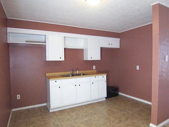 3rd image of 4301 Edgemont Dr