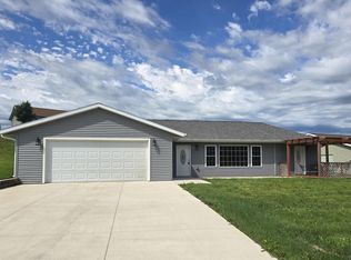 2411 Aspen Lane Rd, Decorah, IA 52101
