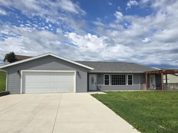 2411 Aspen Lane Rd, Decorah, IA 52101