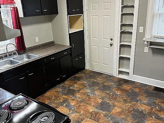 4th image of 821 Elizabeth Ave