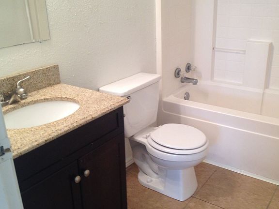 5th image of 300B Richards St