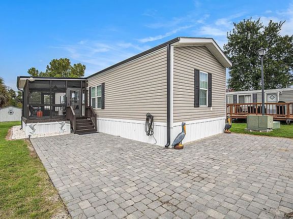 2nd image of 1524 Gardenia Ave