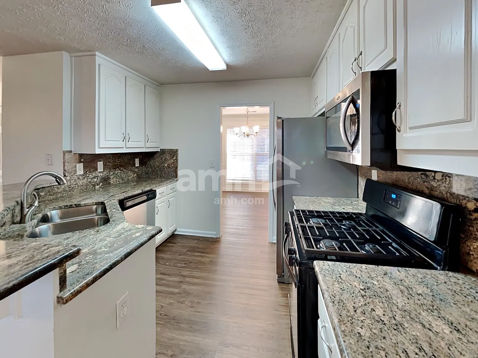 5 bed, 3.0 bath, 2569 sqft, $2,375 — Photo 3