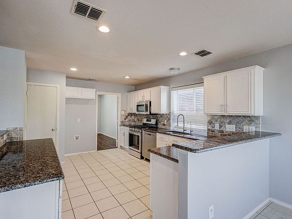 4th image of 9200 Warren Dr