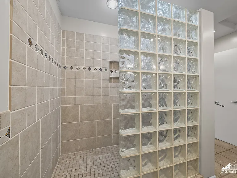 3868 Shannon Cir — Photo 29
