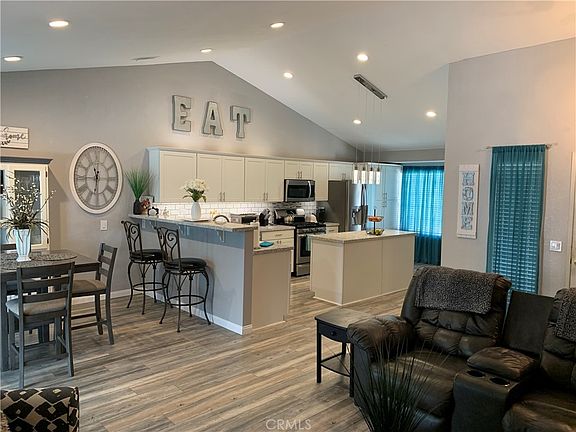 3rd image of 1937 Lockwood Ln