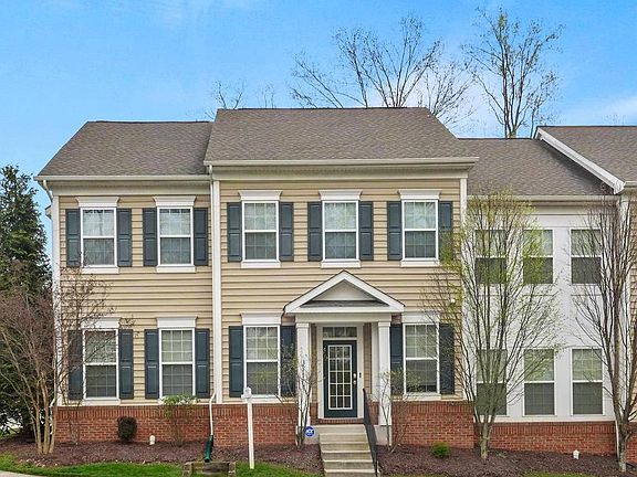 3rd image of 3571 Huntley Manor Ln