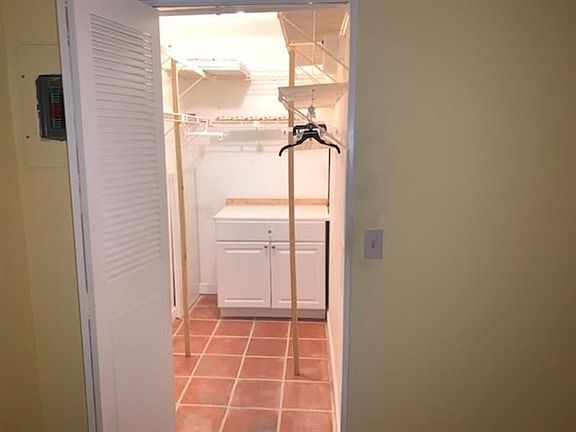 5th image of 353 Tuscany Ln #G
