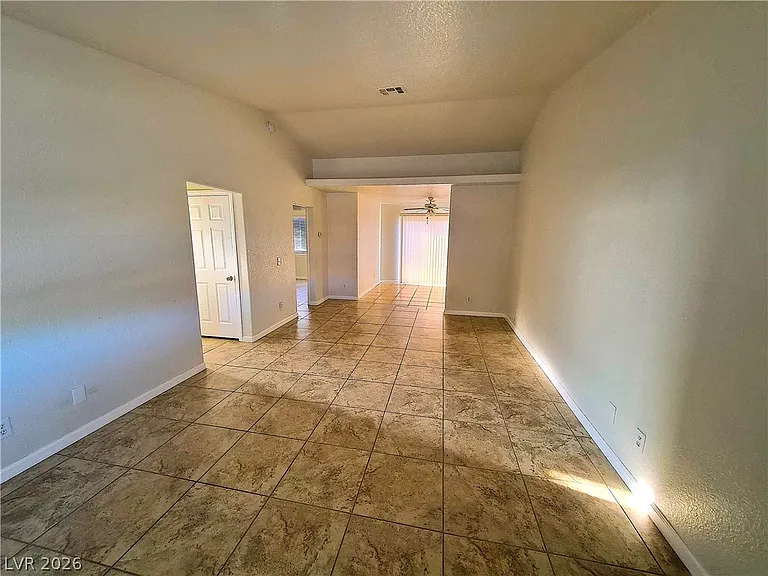 1040 Marne Ct #D — Photo 3