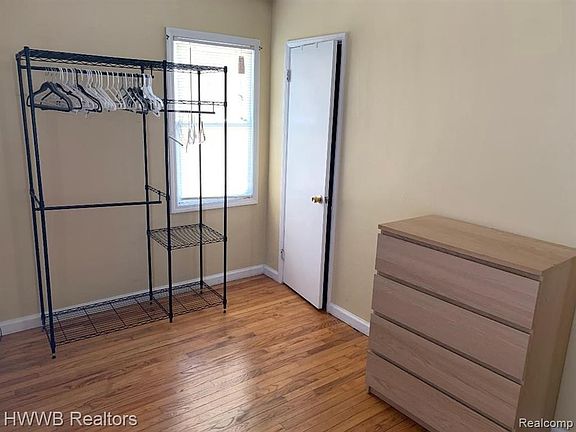 5th image of 3560 Ellwood Ave