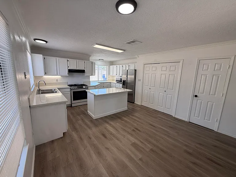 4808 Driftwood Ave NW — Photo 5