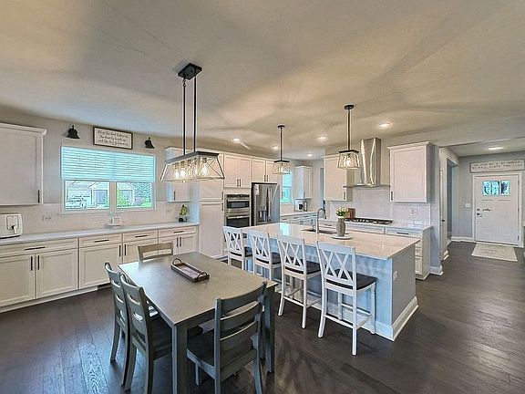 5th image of 12184 Hadley Dr