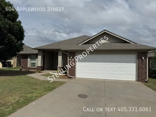 604 Applewood St, Moore, OK 73160