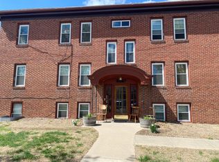 2827 N 53rd St APT B1, Lincoln, NE 68504