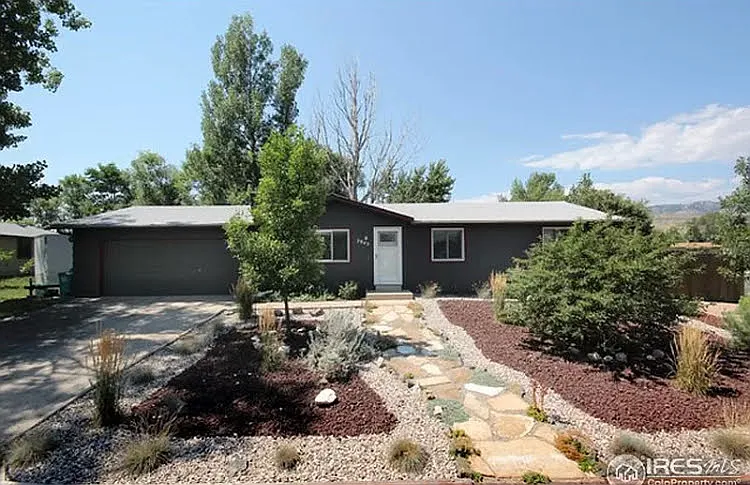 2943 Virginia Dale Dr — Photo 1